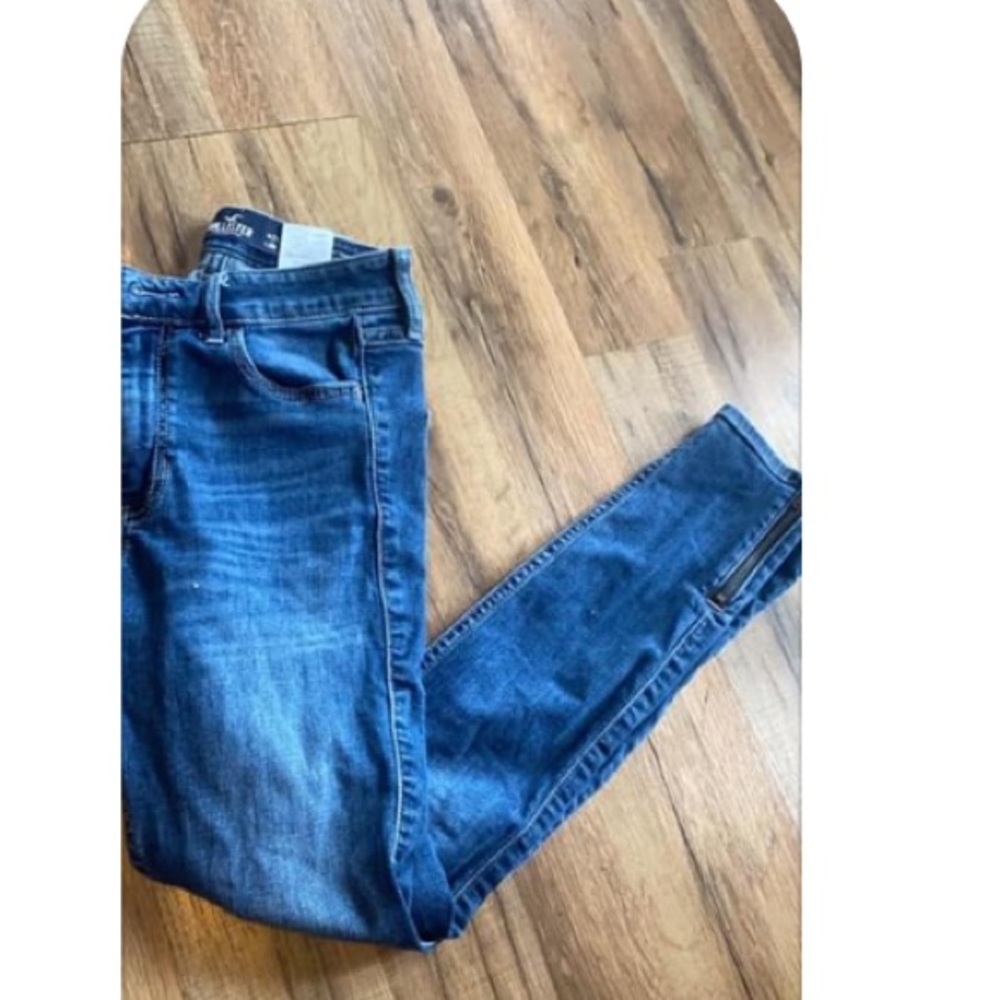 Hollister Jean